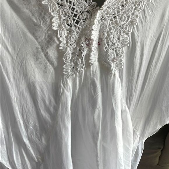 Scandal from Italy White Tunic with Dolman Sleeves and Bib Collar - Picture 6 of 7